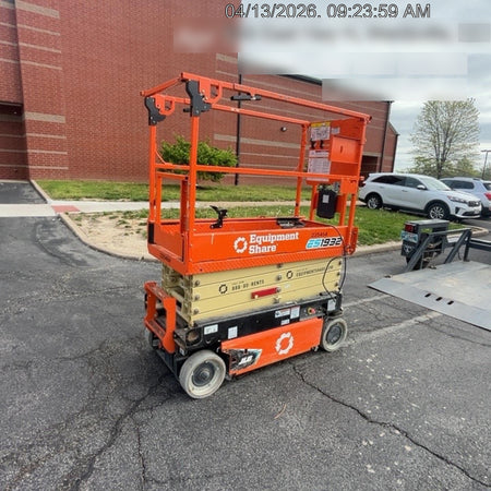 2022 JLG ES1932