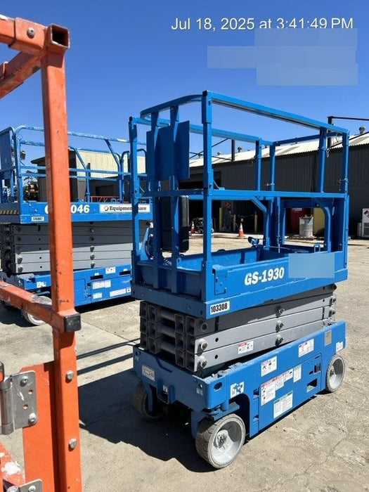 2020 Genie GS-1930 Solid Non Marking Tires, Beacon, Folding rails with half height swing gate, 800W Inverter