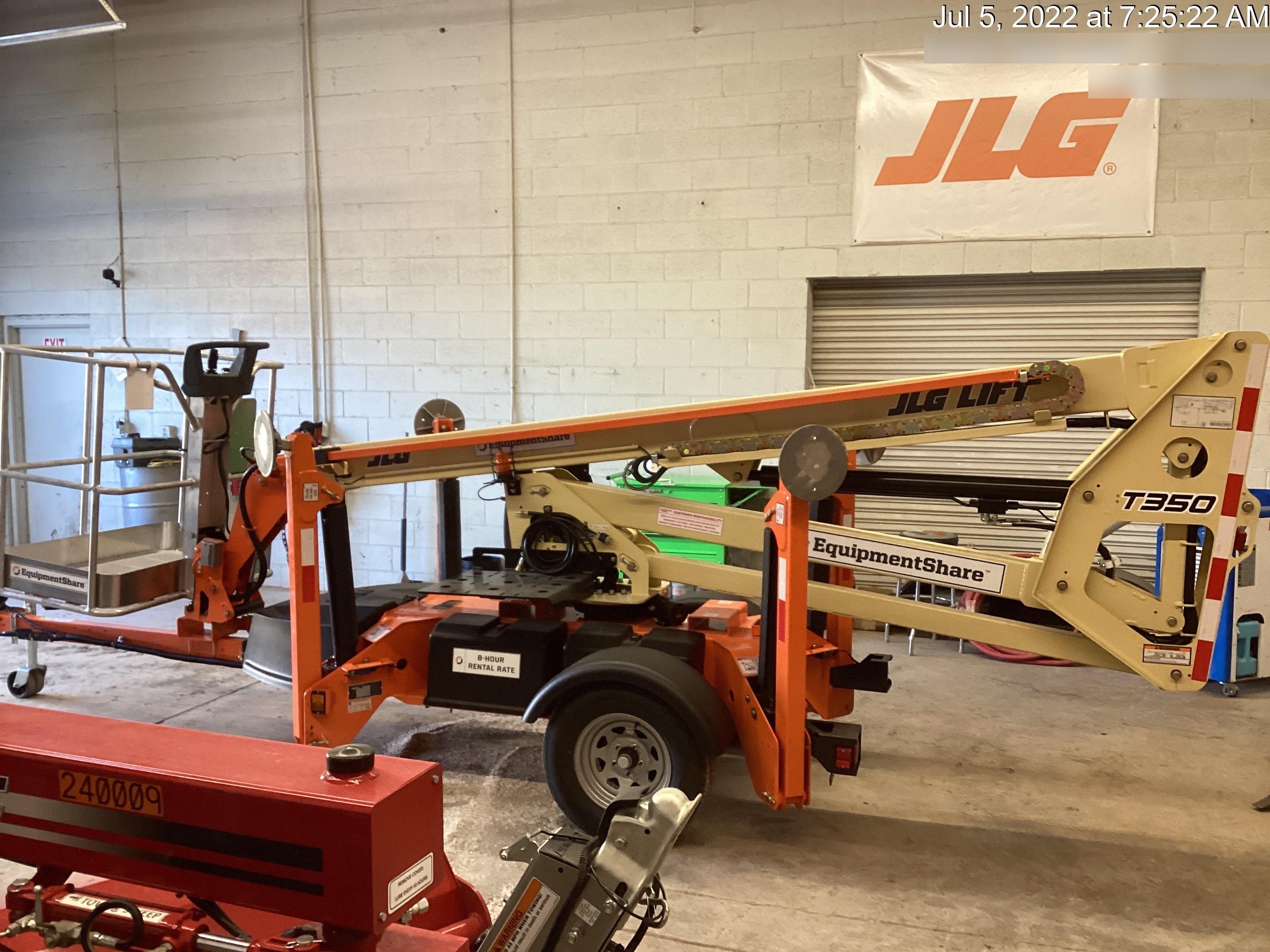 2022 JLG T350