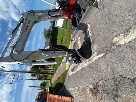 2025 TAKEUCHI 24" Bucket Takeuchi
