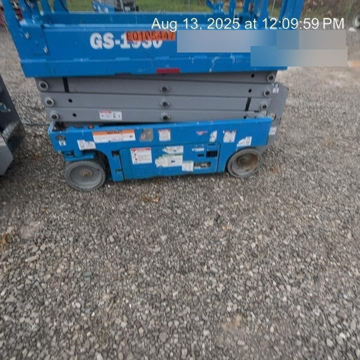 2020 Genie GS-1930 Solid Non Marking Tires, Beacon, Folding rails with half height swing gate