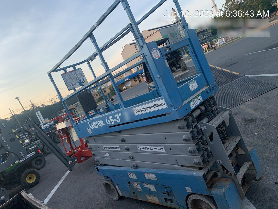 2016 Genie GS-3232 Genie GS3232 Narrow Scissor Lift