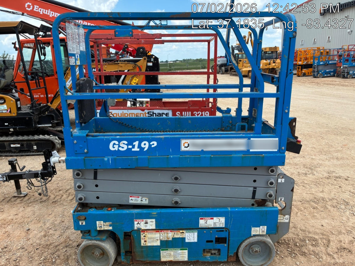 2020 Genie GS-1930 Solid Non Marking Tires, Beacon, Folding rails with half height swing gate