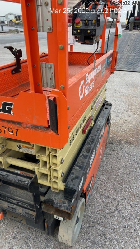 2025 JLG ES1932