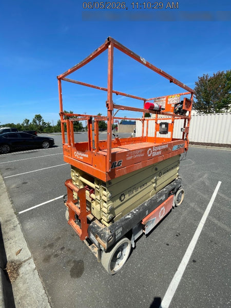2023 JLG ES3246