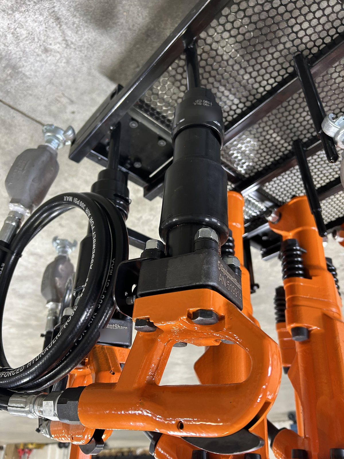 2024 MICHIGAN PNEUMATIC ES-CH3R-TRACKER