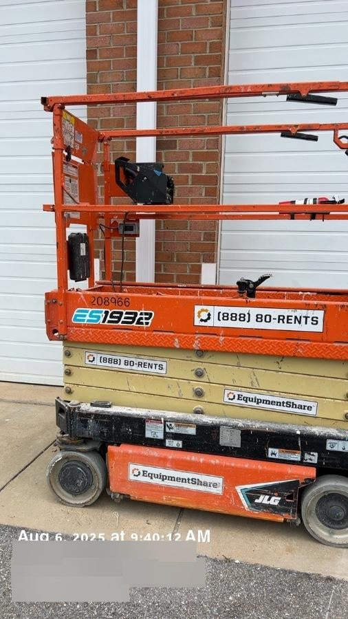 2022 JLG ES1932