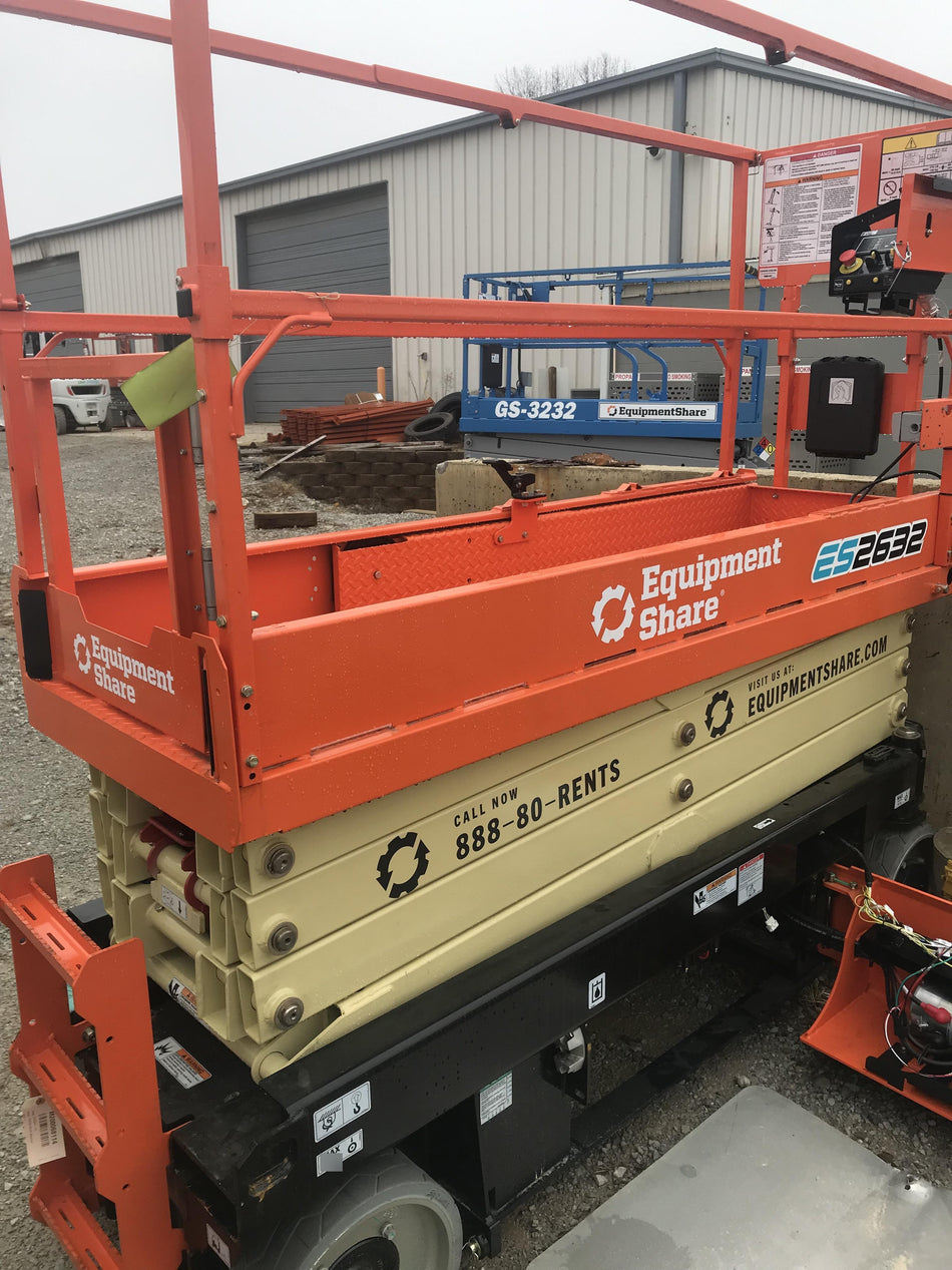 2022 JLG ES2632
