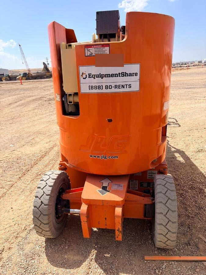 2019 JLG E300AJP