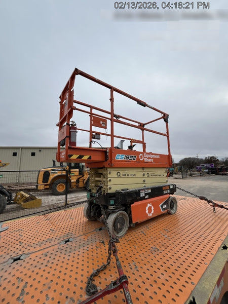 2022 JLG ES1932