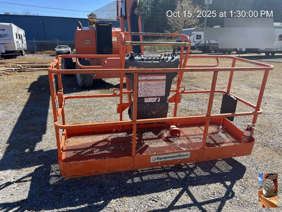 2019 JLG 800AJ