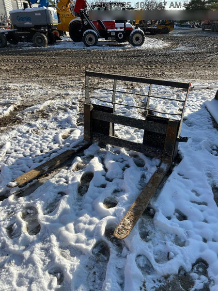 2024 ARROW MATERIAL HANDLING 48" Pallet Forks - Arrow