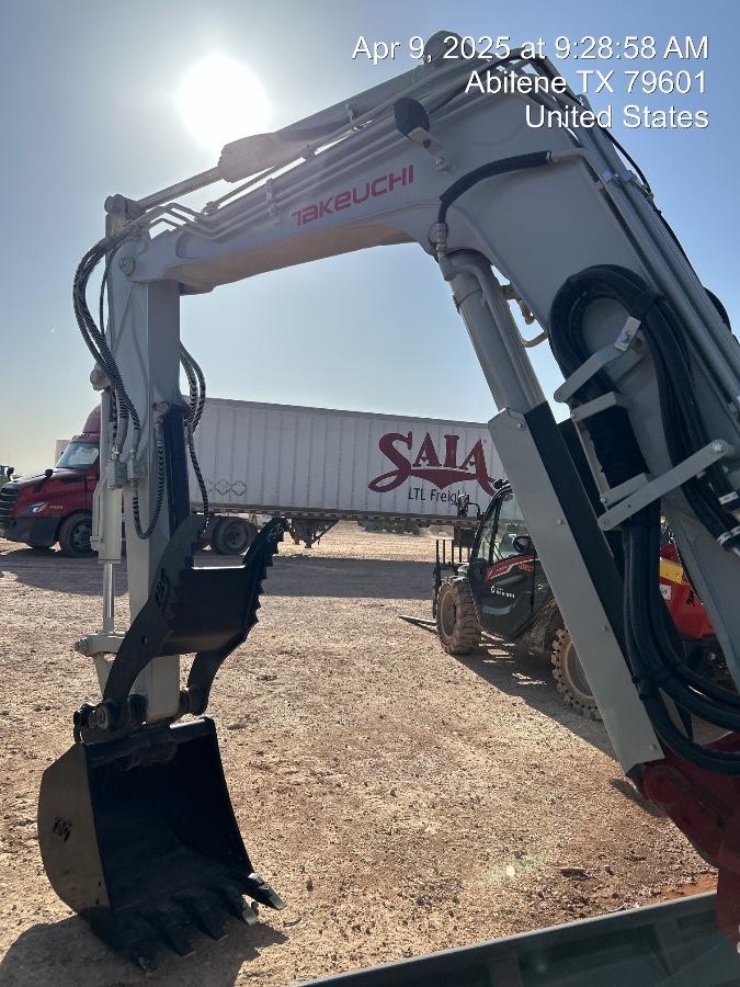 2023 TAKEUCHI TB257FRCR