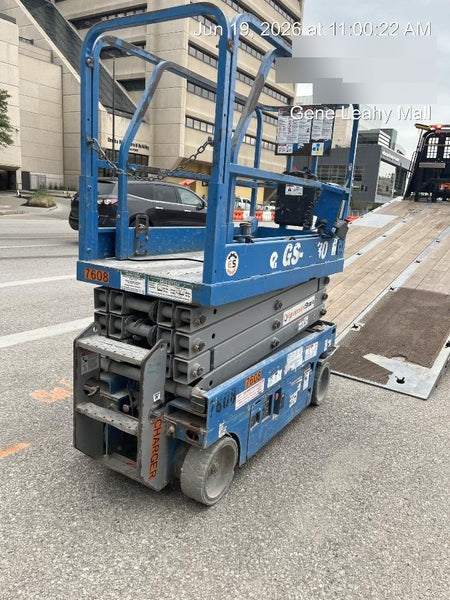 2018 Genie GS-1930 Genie GS-1930 Lift w/Fixed Rail and Chain Entry