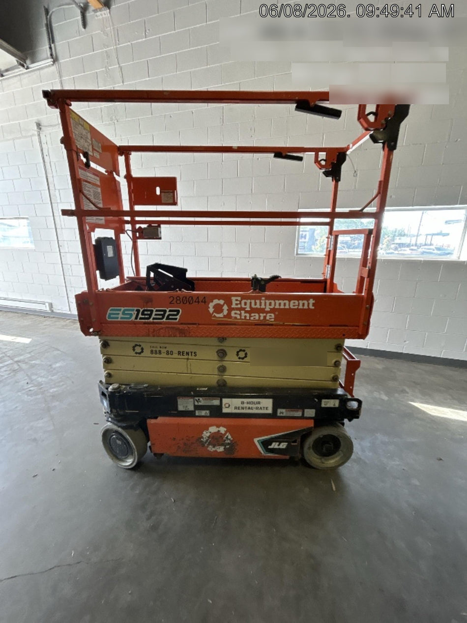 2022 JLG ES1932
