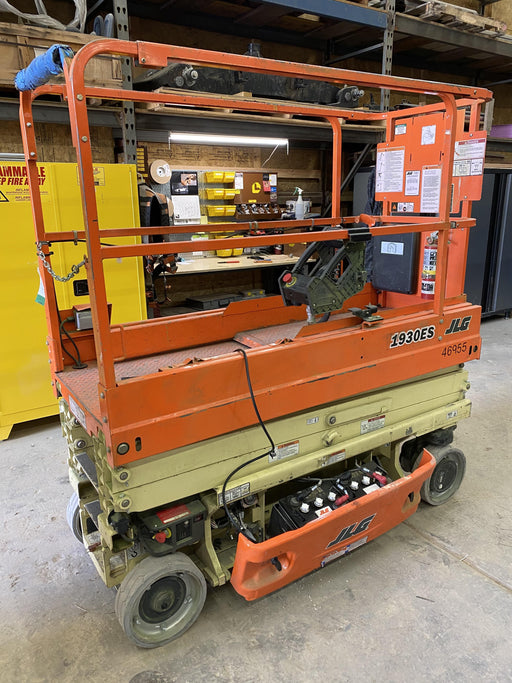 2017 JLG 1930ES Standard Options