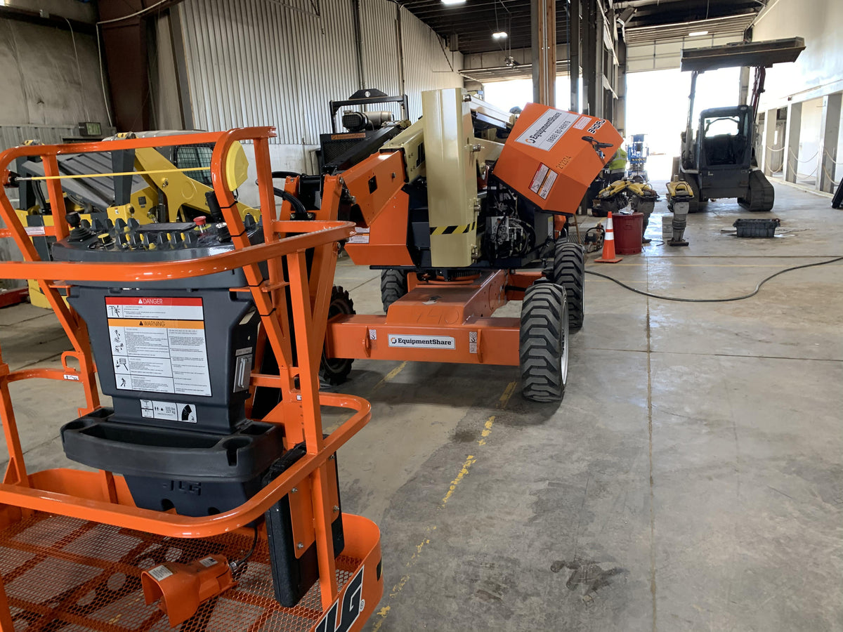 2022 JLG 340AJ