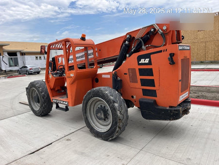 2022 SKYTRAK 8042