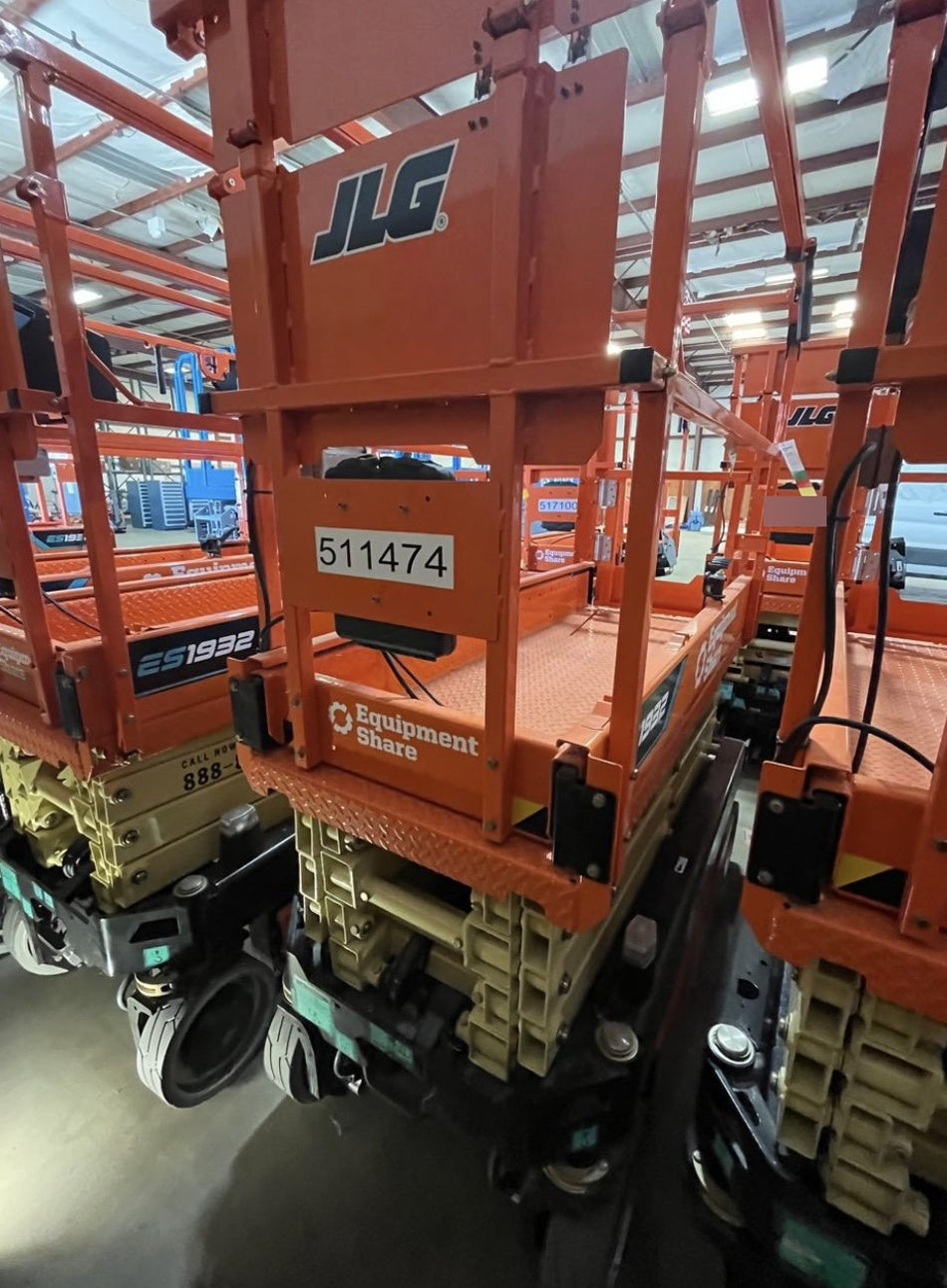2025 JLG ES1932
