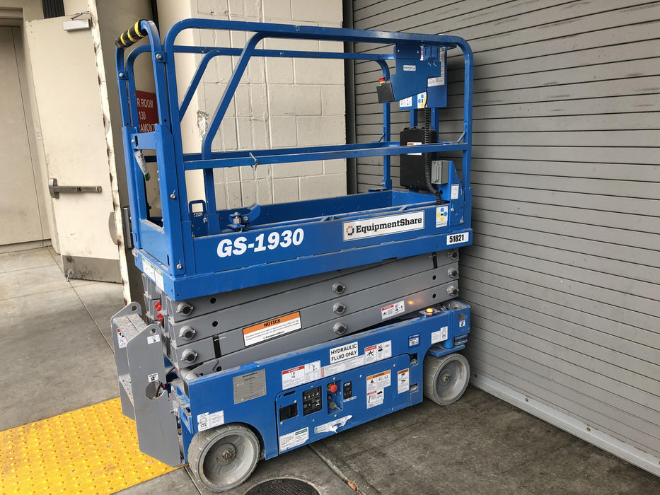 2019 Genie GS-1930 Half Height Swing Gate, 800W Inverter