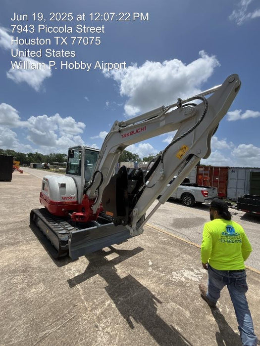 2025 TAKEUCHI 24" Bucket Takeuchi