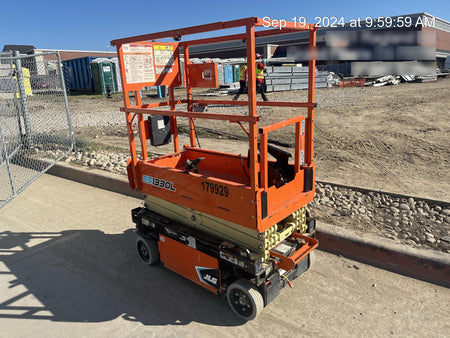 2021 JLG ES1330L