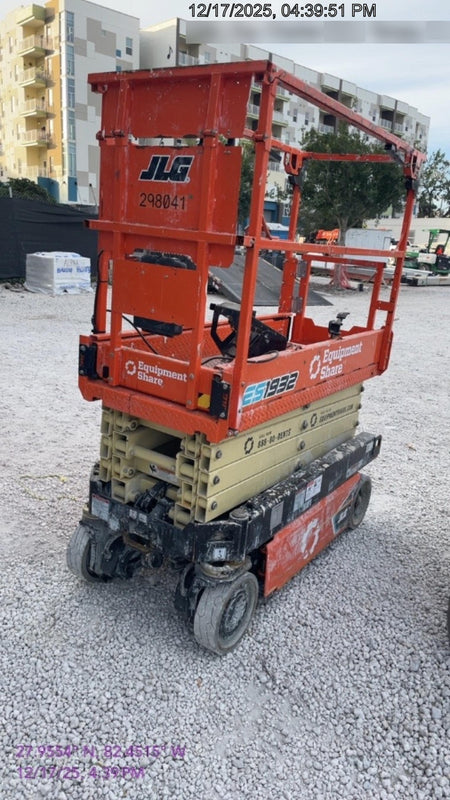 2023 JLG ES1932