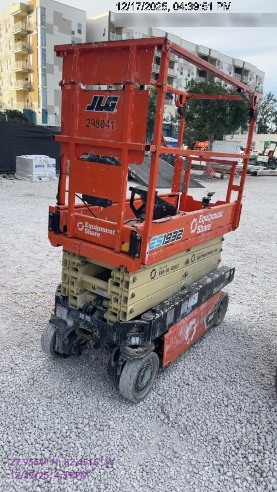 2023 JLG ES1932