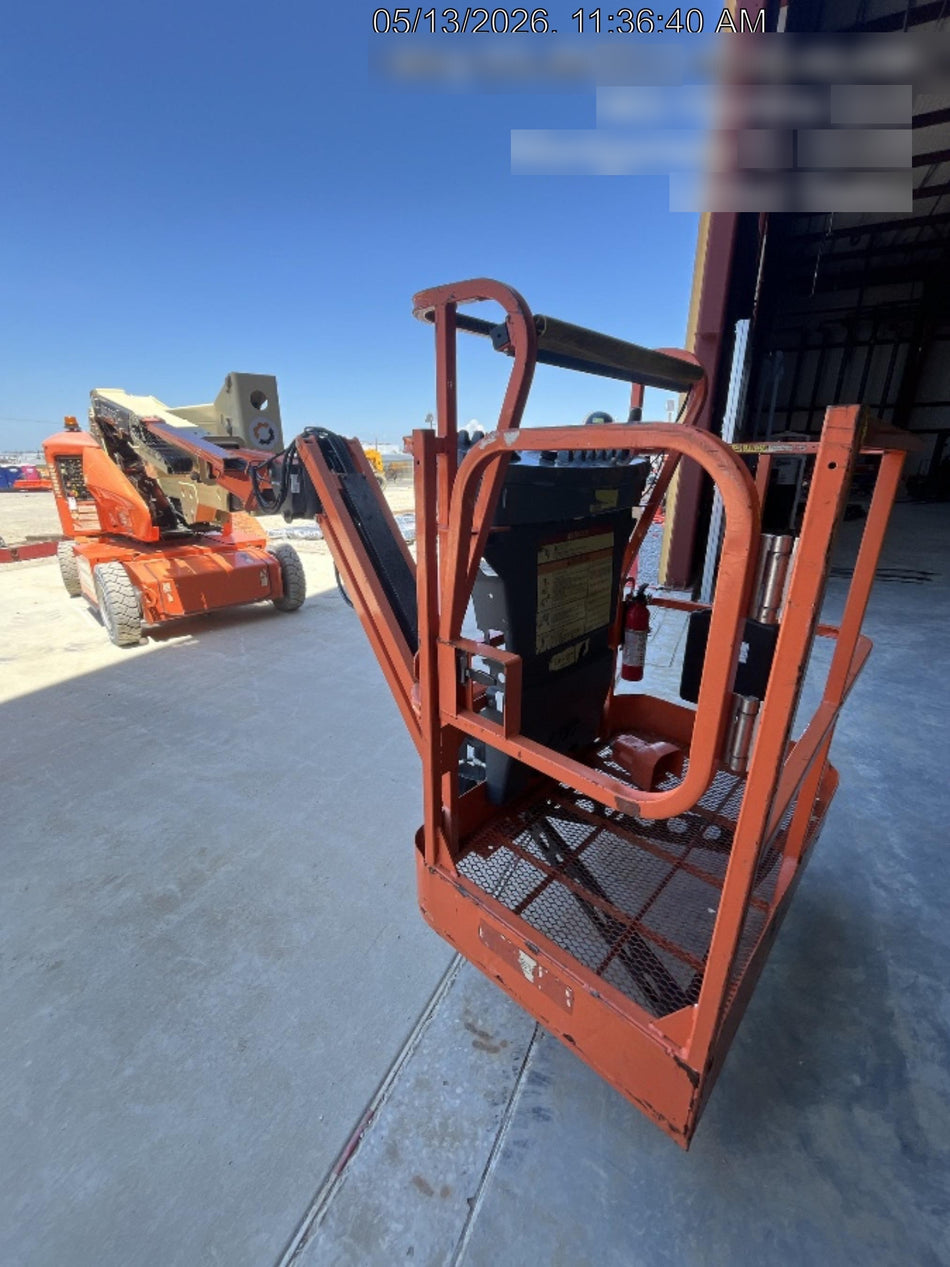 2019 JLG E400AJPN