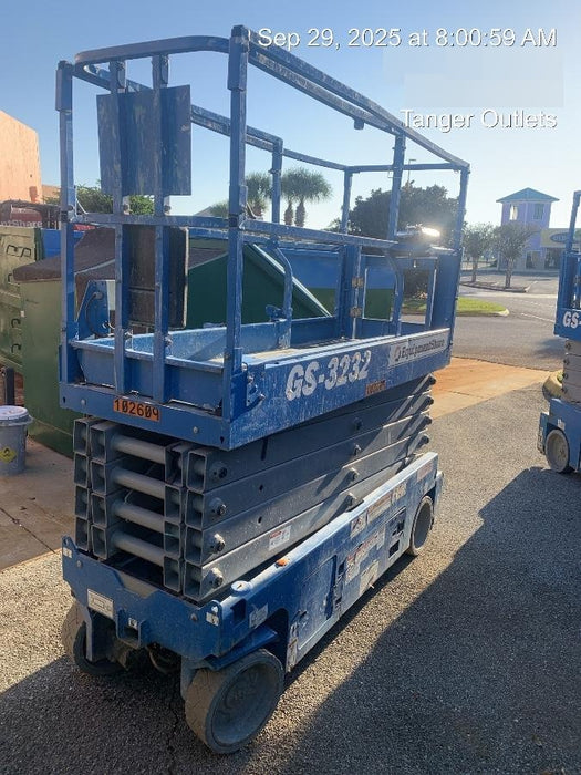 2020 Genie GS-3232 Standard, Folding half height swing gate, 800W Inverter