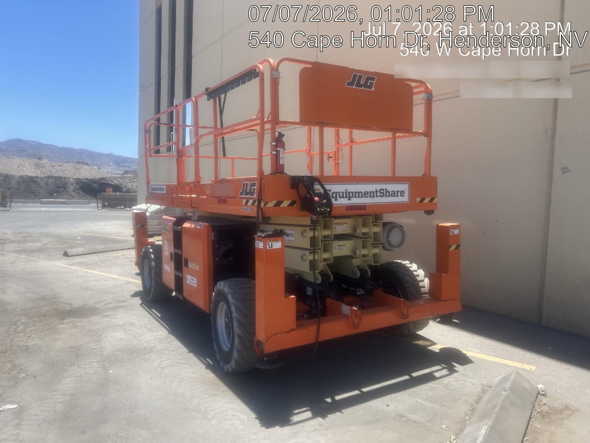 2021 JLG 330LRT