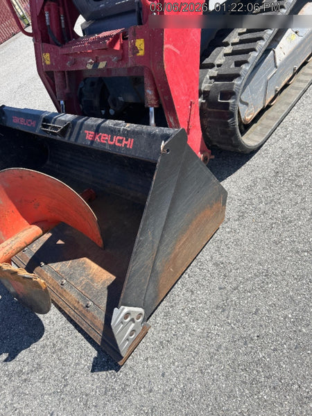 2025 TAKEUCHI 76" Smooth Bucket - Takeuchi
