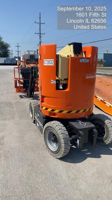 2025 JLG E300AJP