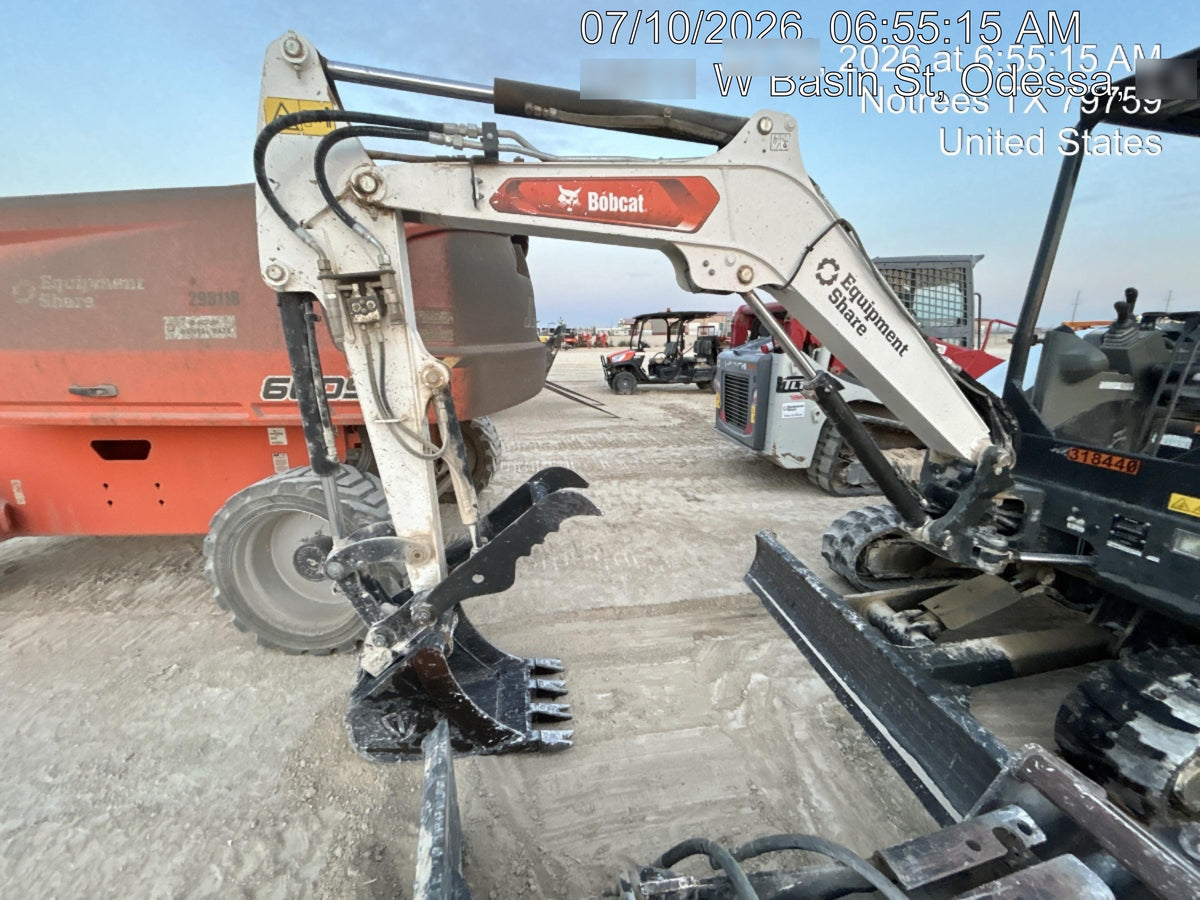 2025 JLG 519