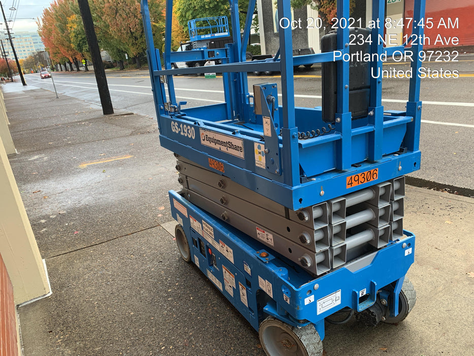 2019 Genie GS-1930 Half Height Swing Gate, 800W Inverter