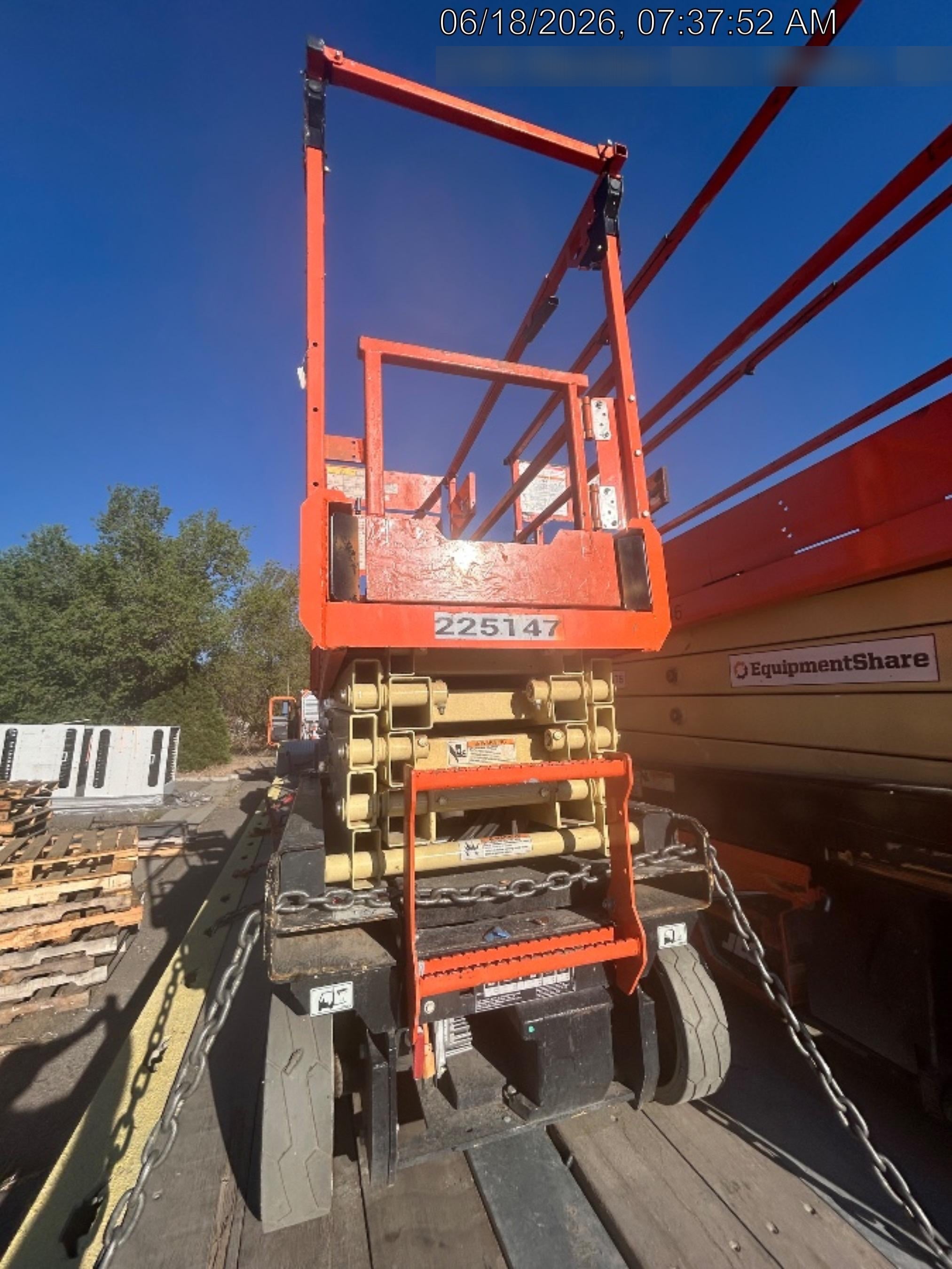 2022 JLG ES1932