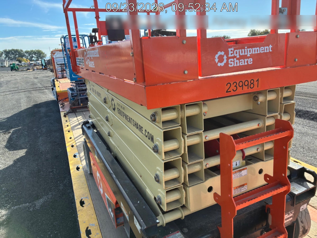 2022 JLG ES3246