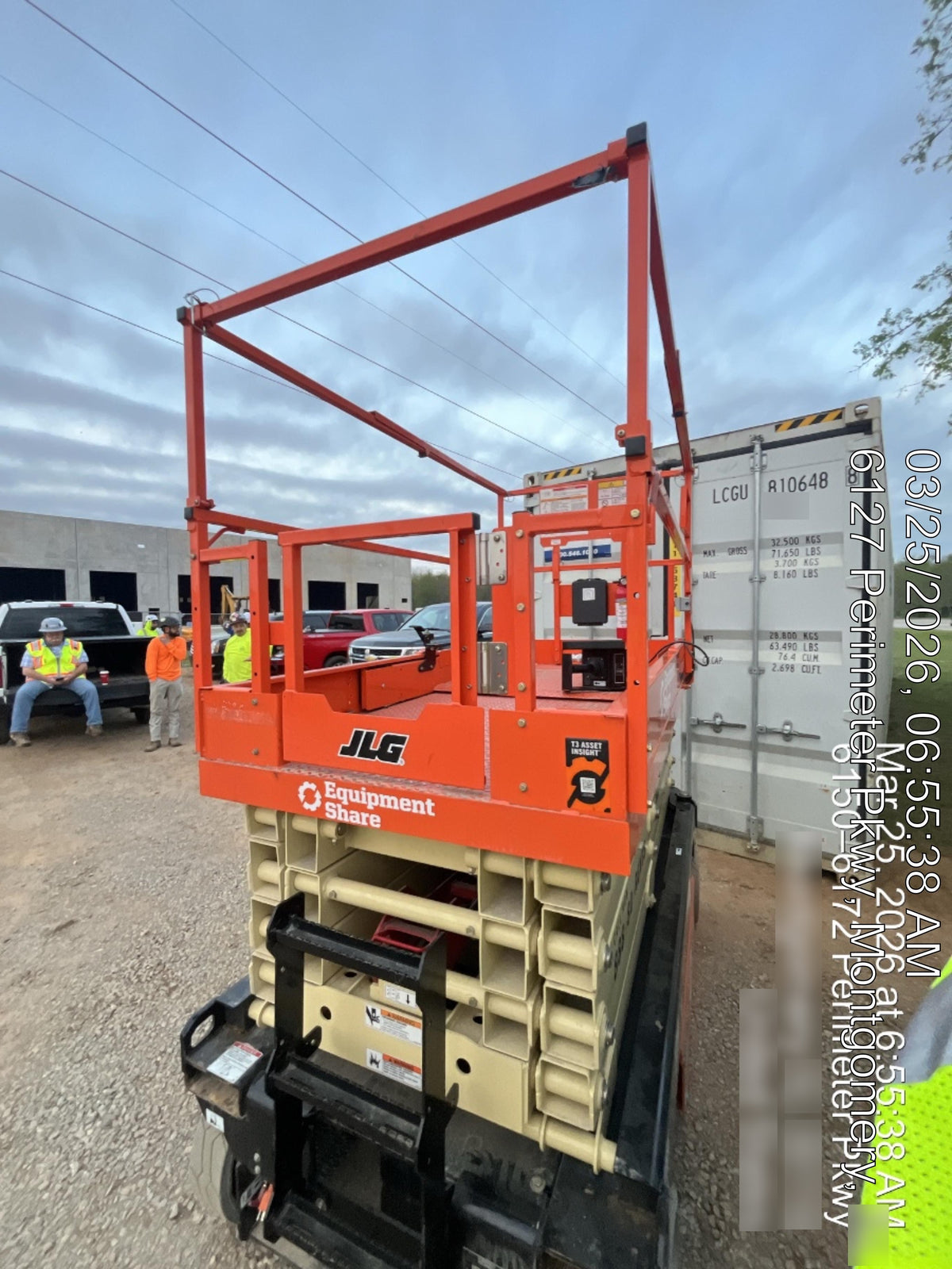 2025 JLG ES3246