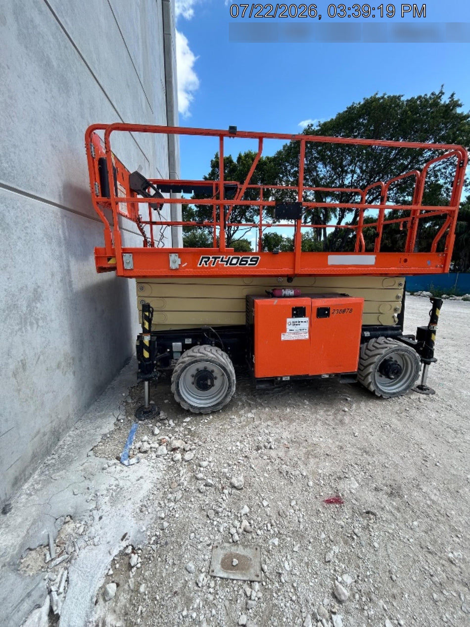 2022 JLG RT4069