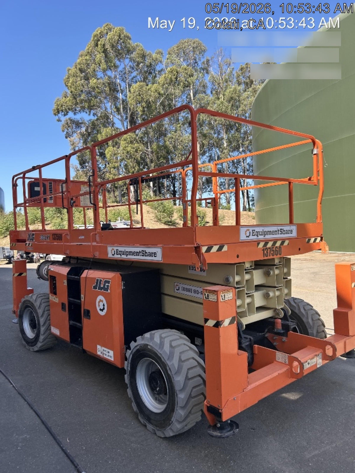 2021 JLG 330LRT