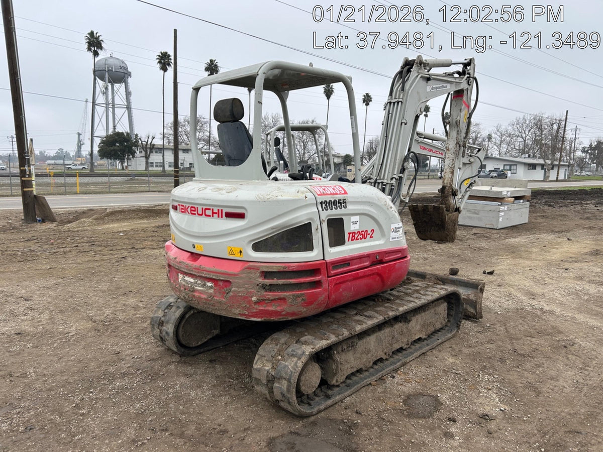 2021 TAKEUCHI TB250-2