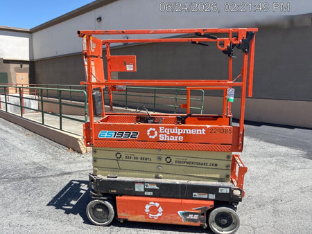 2022 JLG ES1932