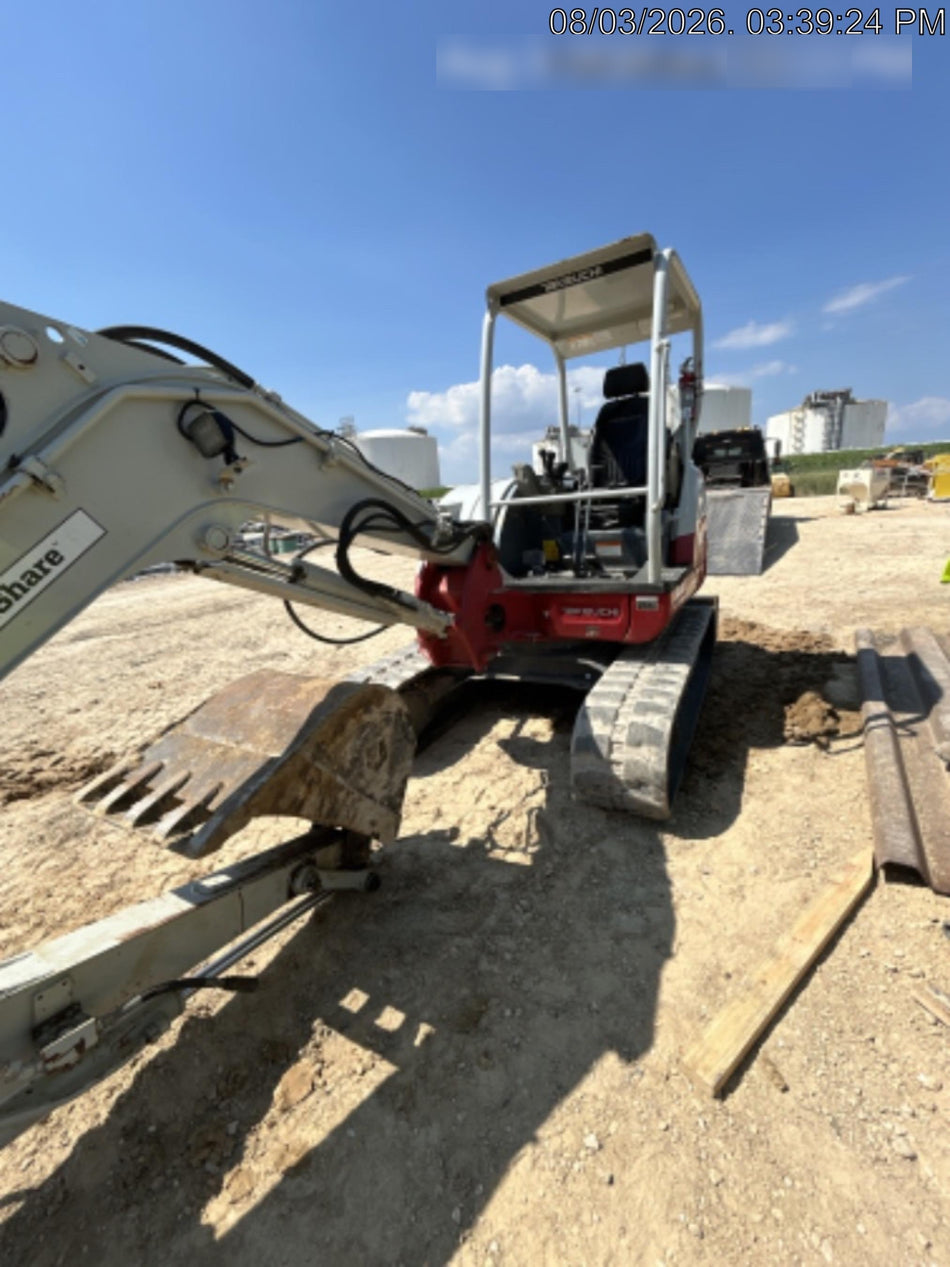 2023 TAKEUCHI TB250-2R