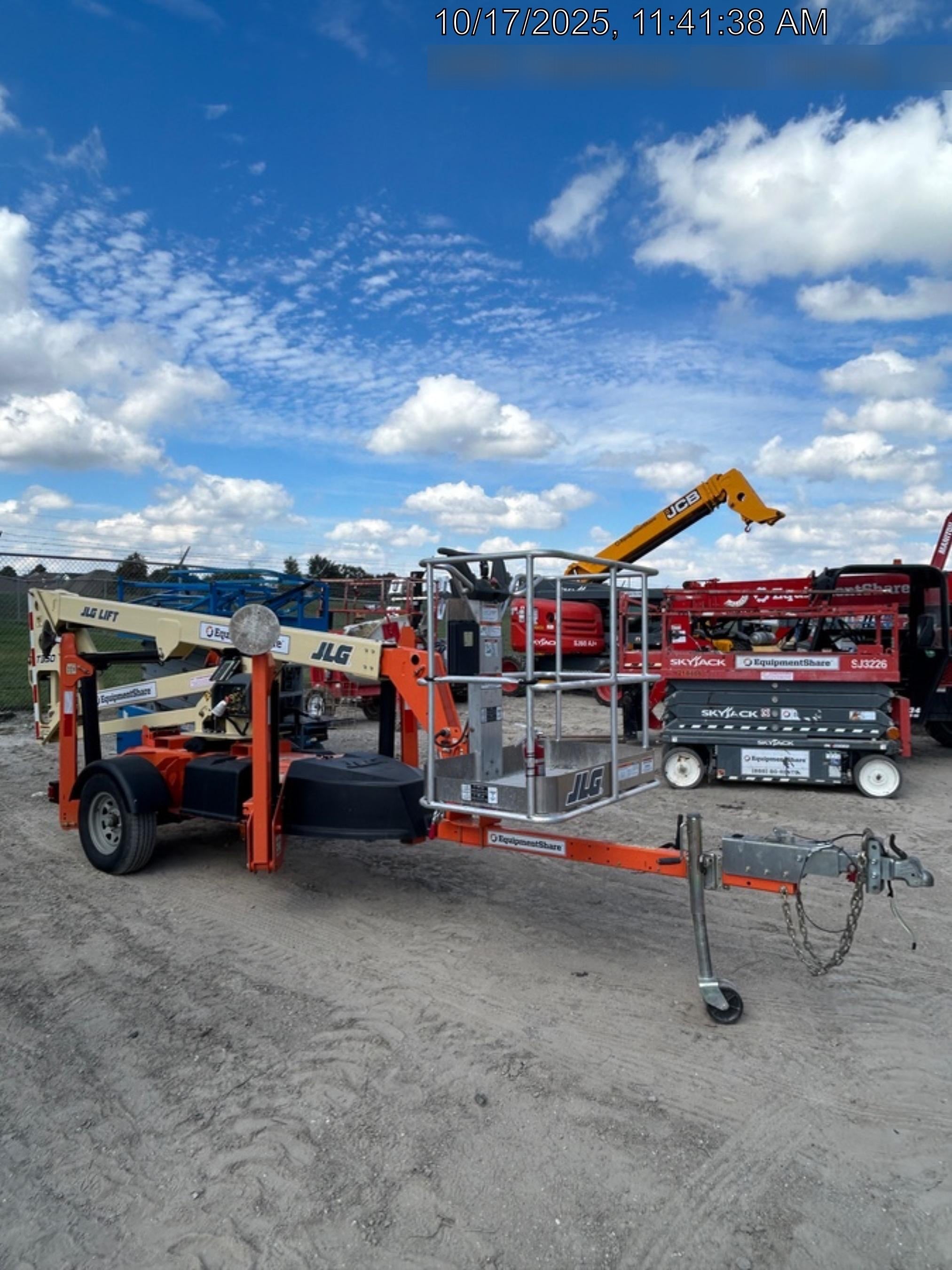 2022 JLG T350