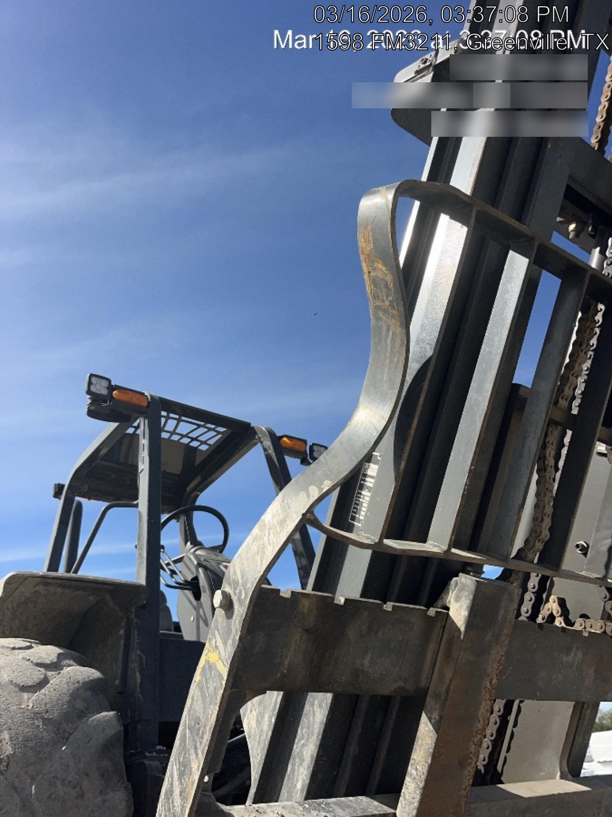 2023 CASE 588H
