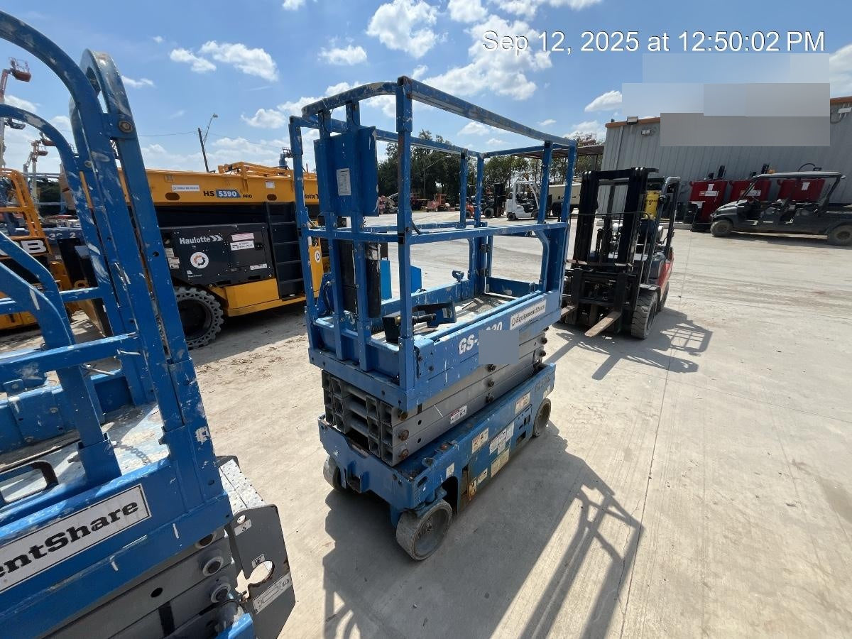 2020 Genie GS-1930 Solid Non Marking Tires, Beacon, Folding rails with half height swing gate