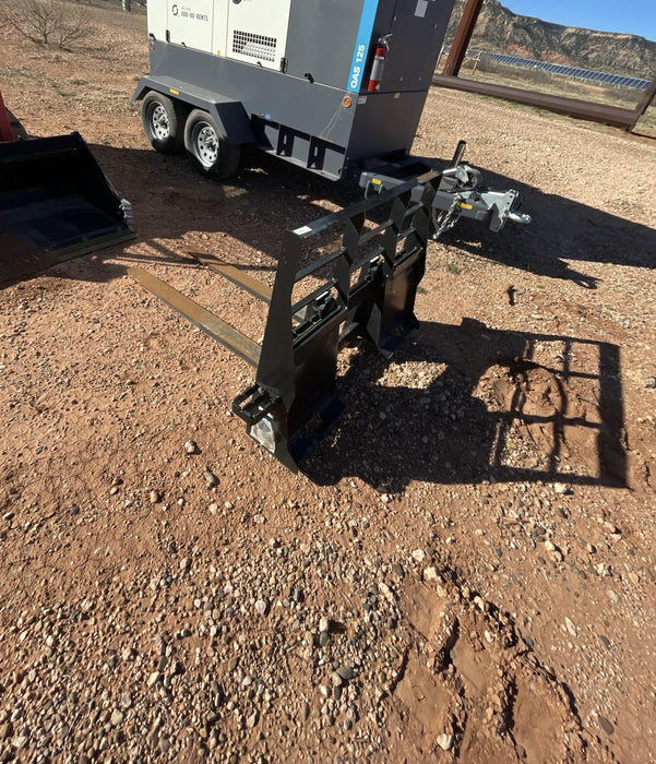 2022 ARROW MATERIAL HANDLING 48" Pallet Forks - Arrow