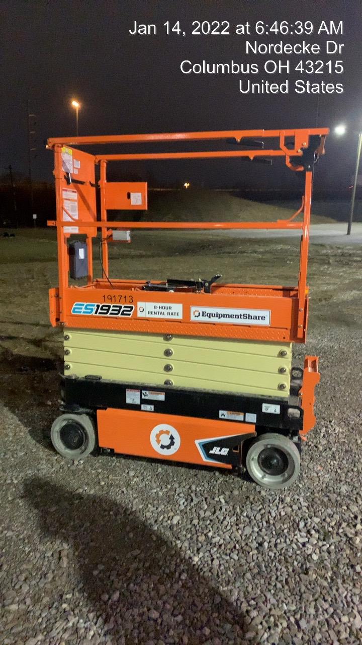 2021 JLG ES1932