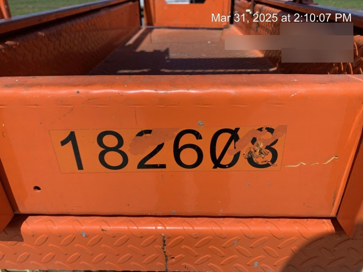 2021 JLG ES1932
