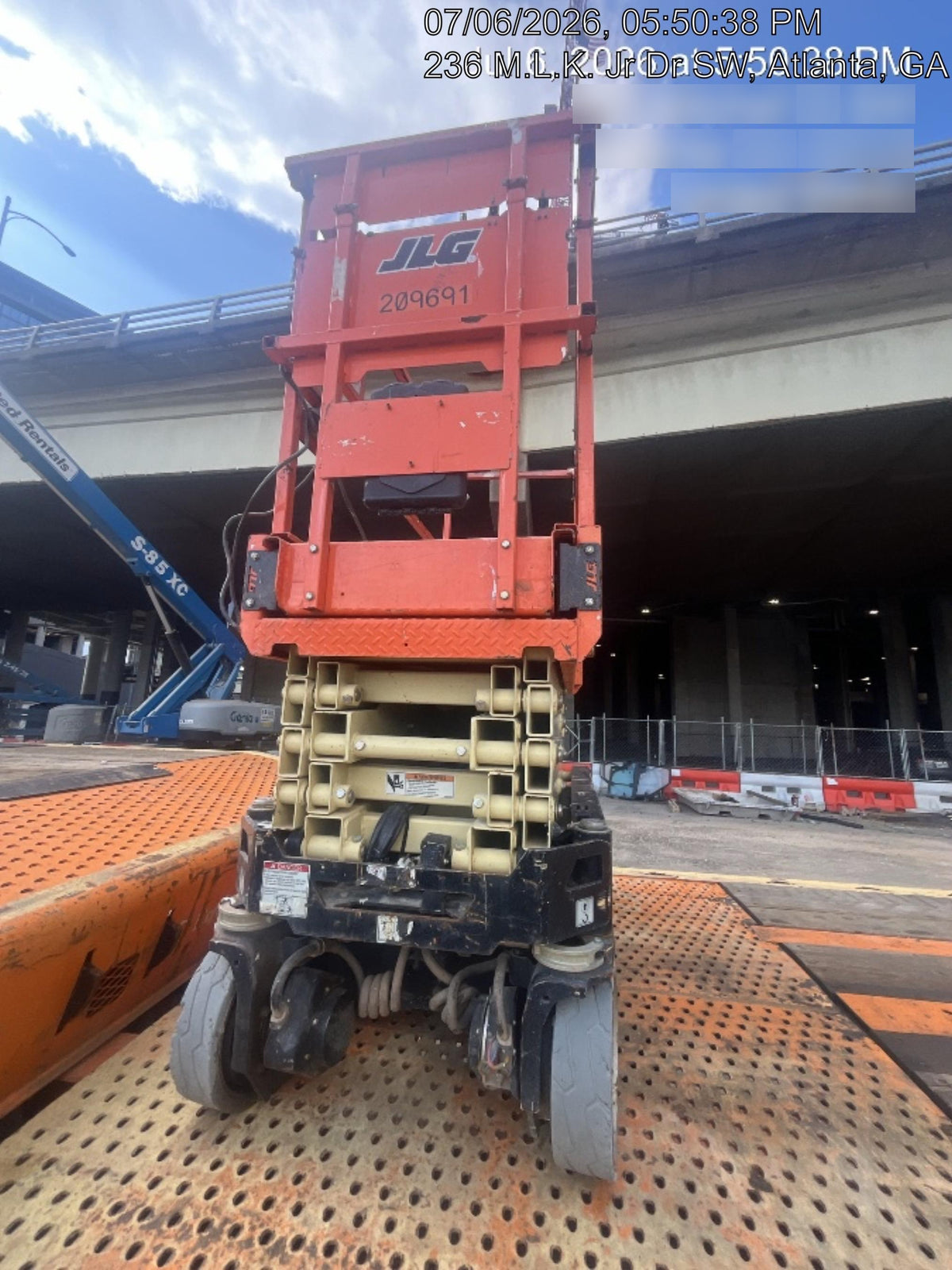 2022 JLG ES1932